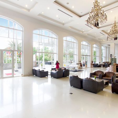 D Varee Jomtien Beach, Pattaya מראה חיצוני תמונה Lobby