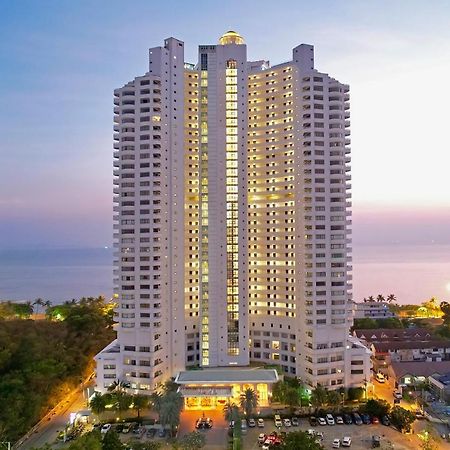 D Varee Jomtien Beach, Pattaya מראה חיצוני תמונה The Royal