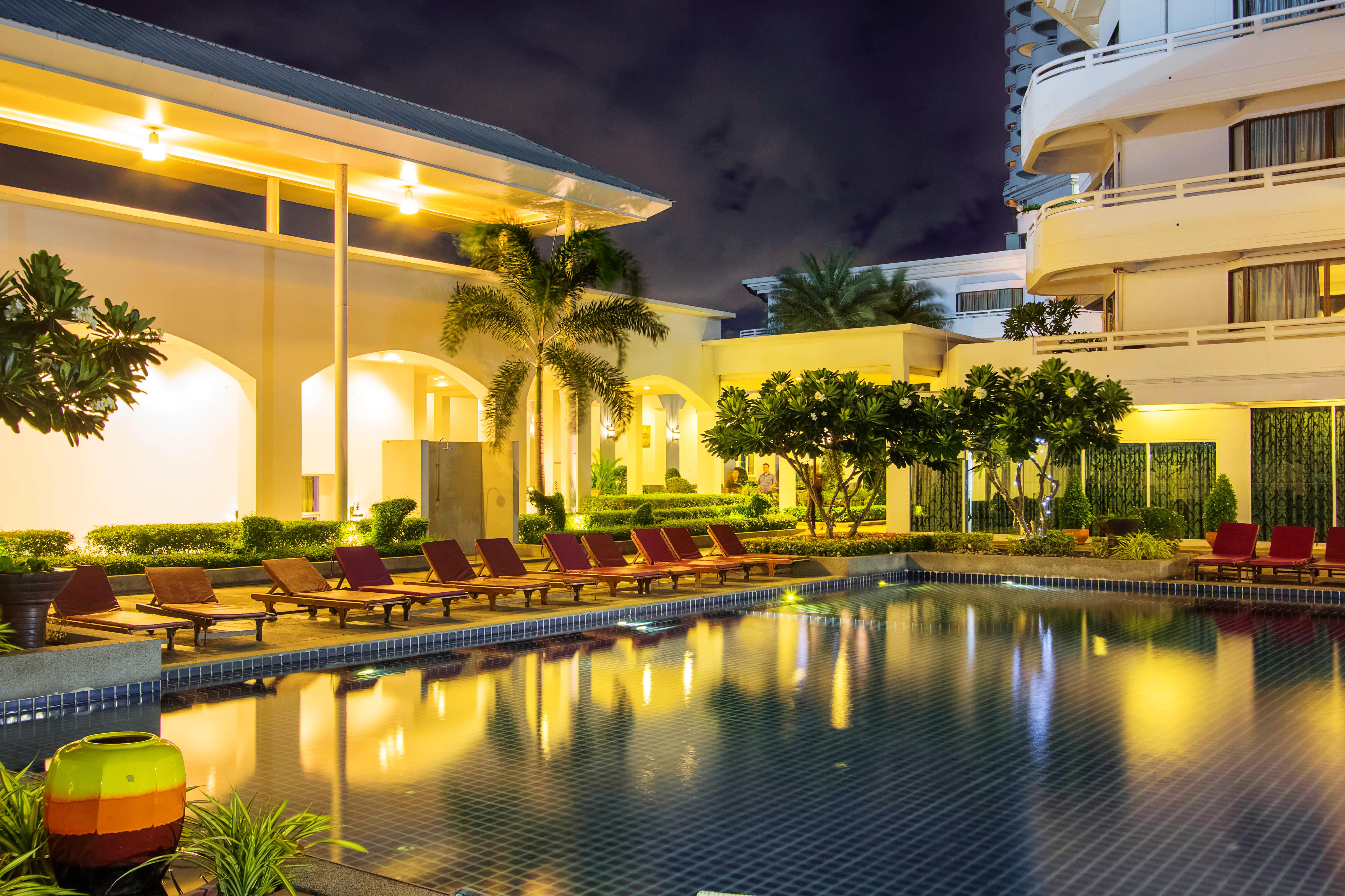 D Varee Jomtien Beach, Pattaya מראה חיצוני תמונה The Royal Paradise Hotel and Spa