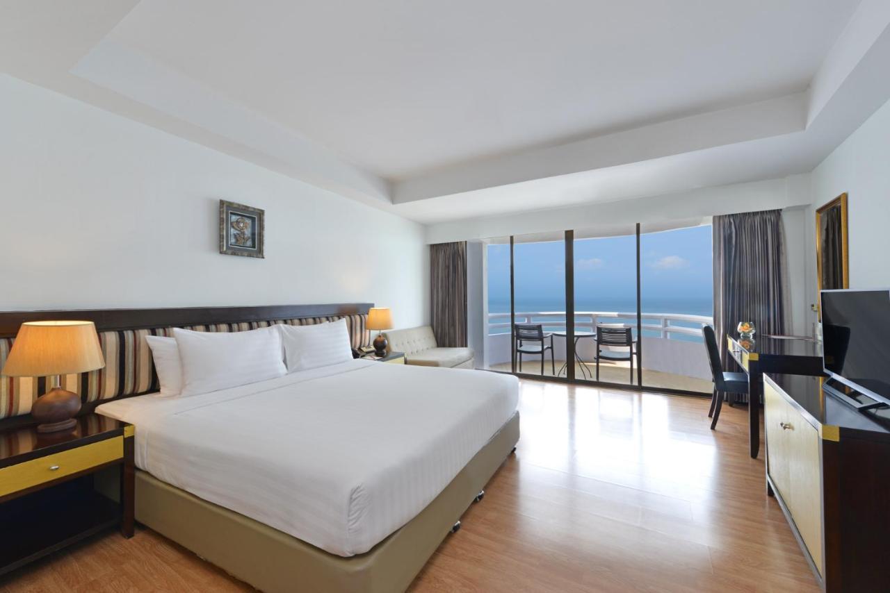 D Varee Jomtien Beach, Pattaya מראה חיצוני תמונה